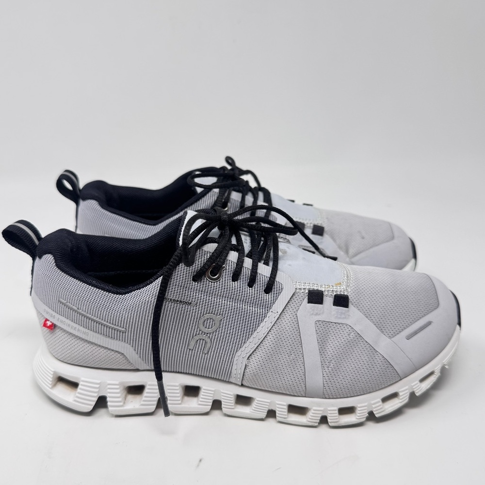 On Running Women's Shoes - Black and White
